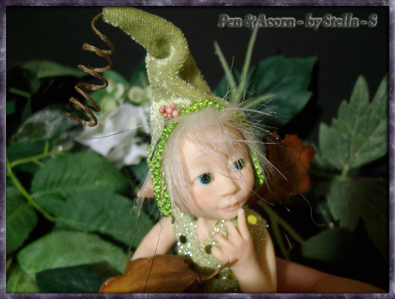 Baby Faerie Pen & Acorn back to gallery